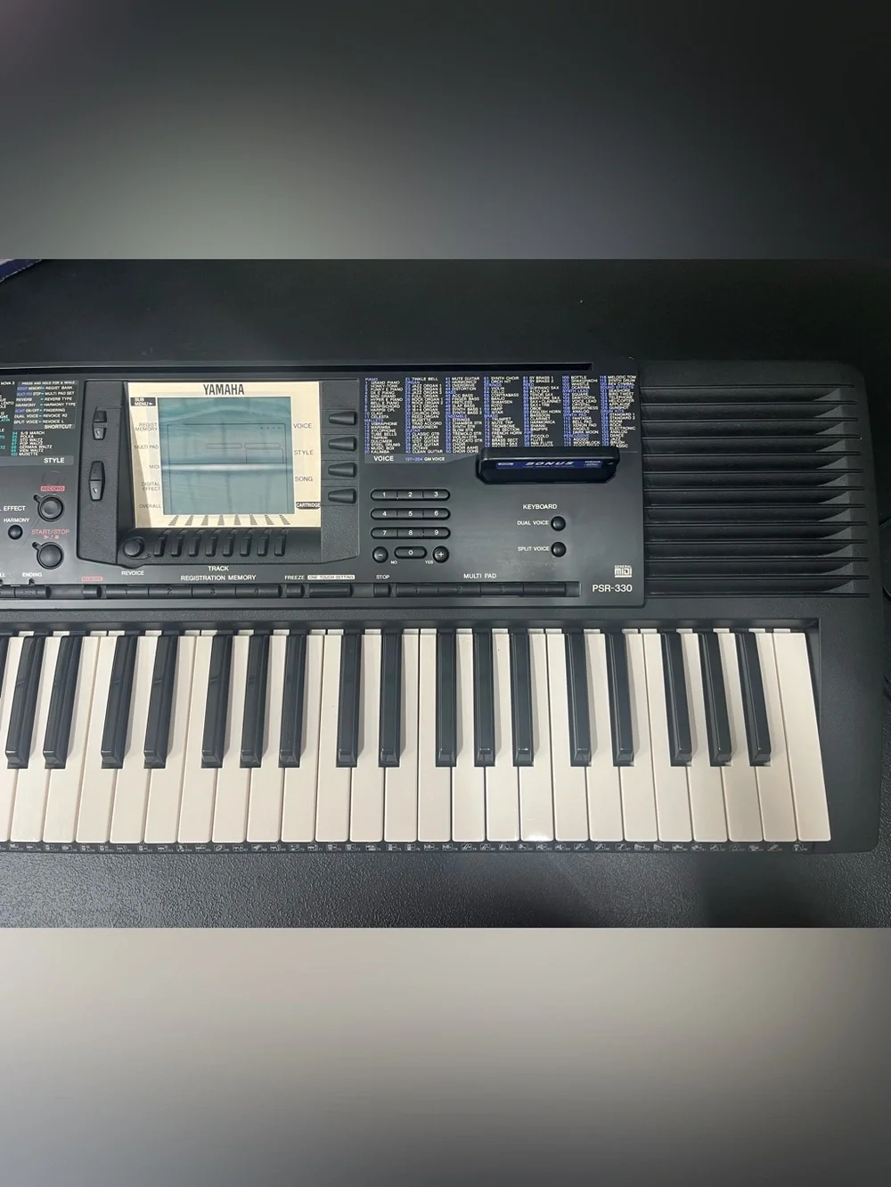 Vintage Yamaha PSR- 330 Portatone electronic keyboard synthesizer